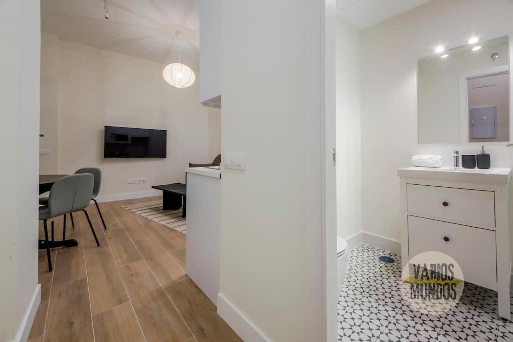 Cozy Y Centrico Apt Para 6Pax En Plaza Del Carmen E2 Madrid Exterior foto