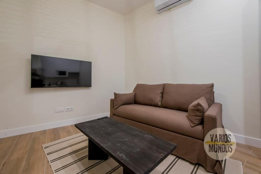 Cozy Y Centrico Apt Para 6Pax En Plaza Del Carmen E2 Madrid Exterior foto